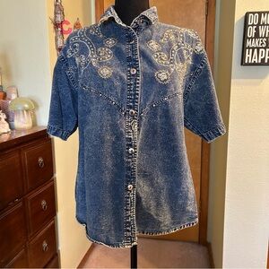 Vintage 80s 90s denim acid washed short sleeve button down embroidered top S